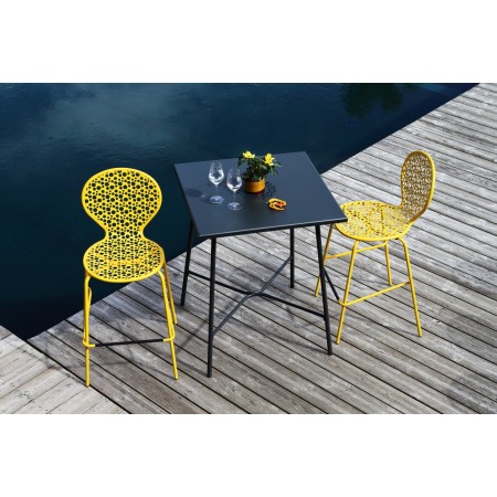 Sgabello in metallo made in Italy, altezza seduta 75 cm, giallo su richiesta
